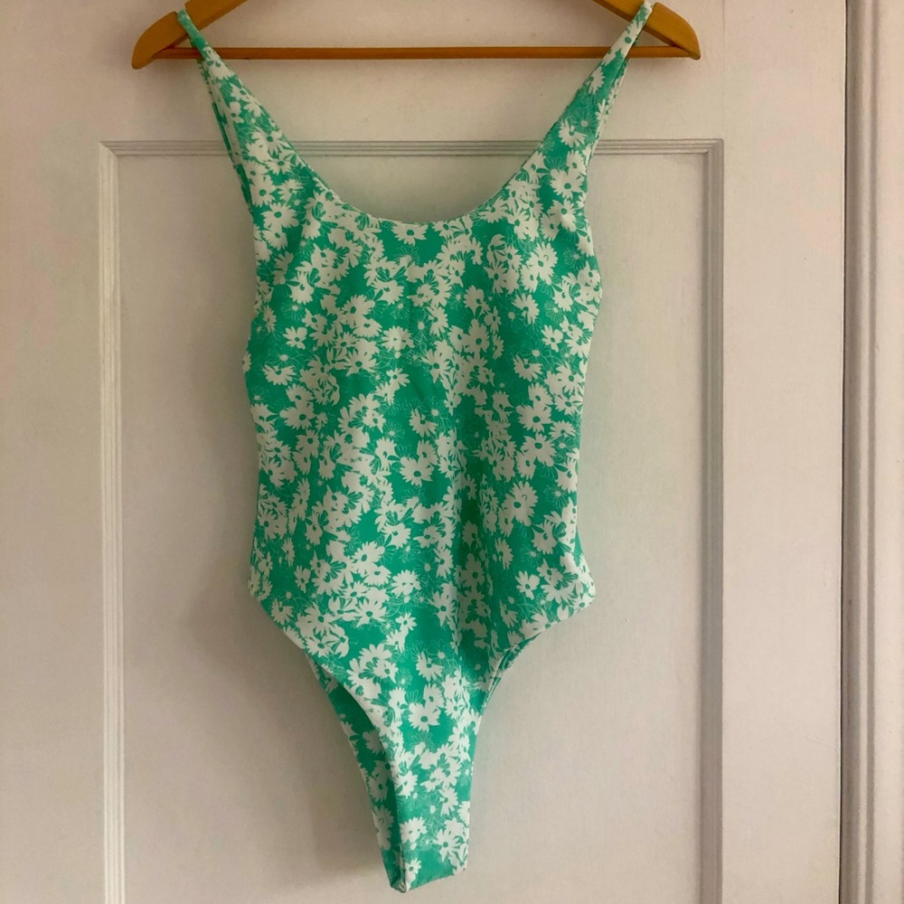 Kulani Kinis | One Piece in Kiwi Kiss | Med